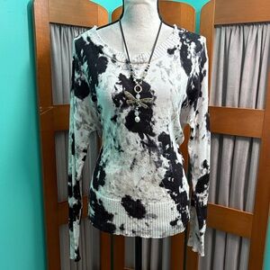 Jamison Monochrome Sweatshirt with Artistic Pattern